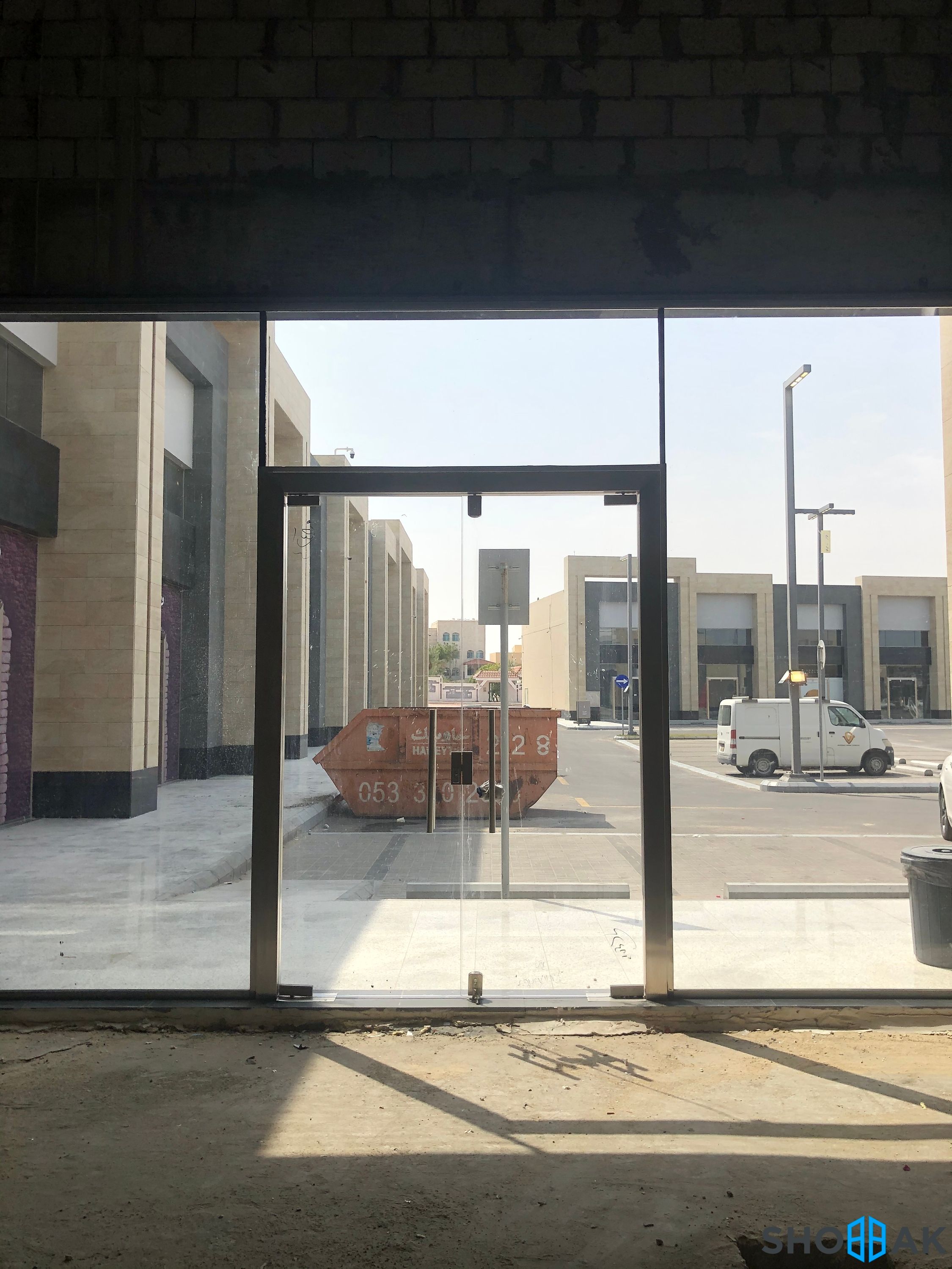 محل للإيجار في حي الروضه  شباك السعودية