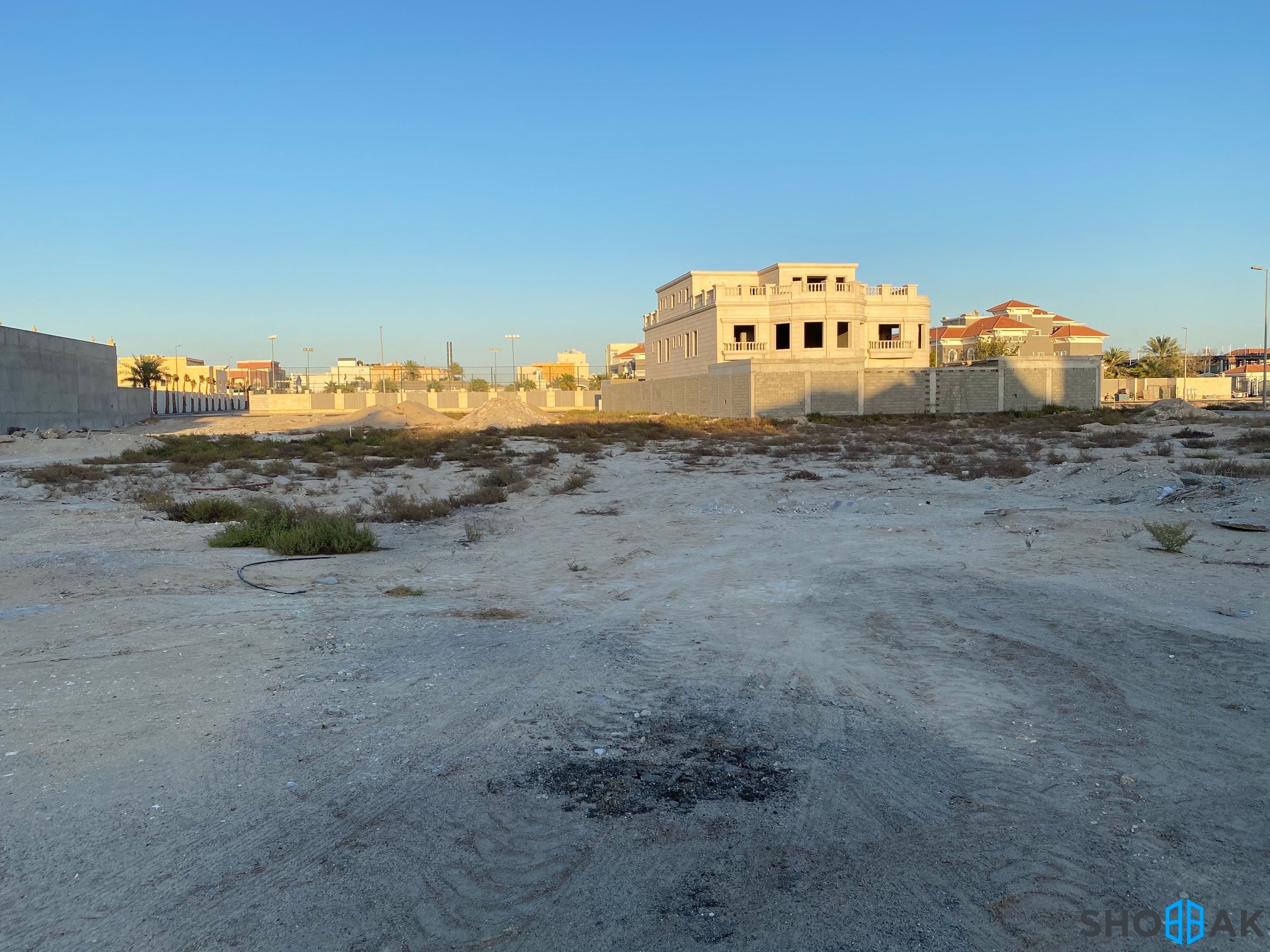 ارض للبيع - شارع الاحياء - حي الكورنيش شباك السعودية