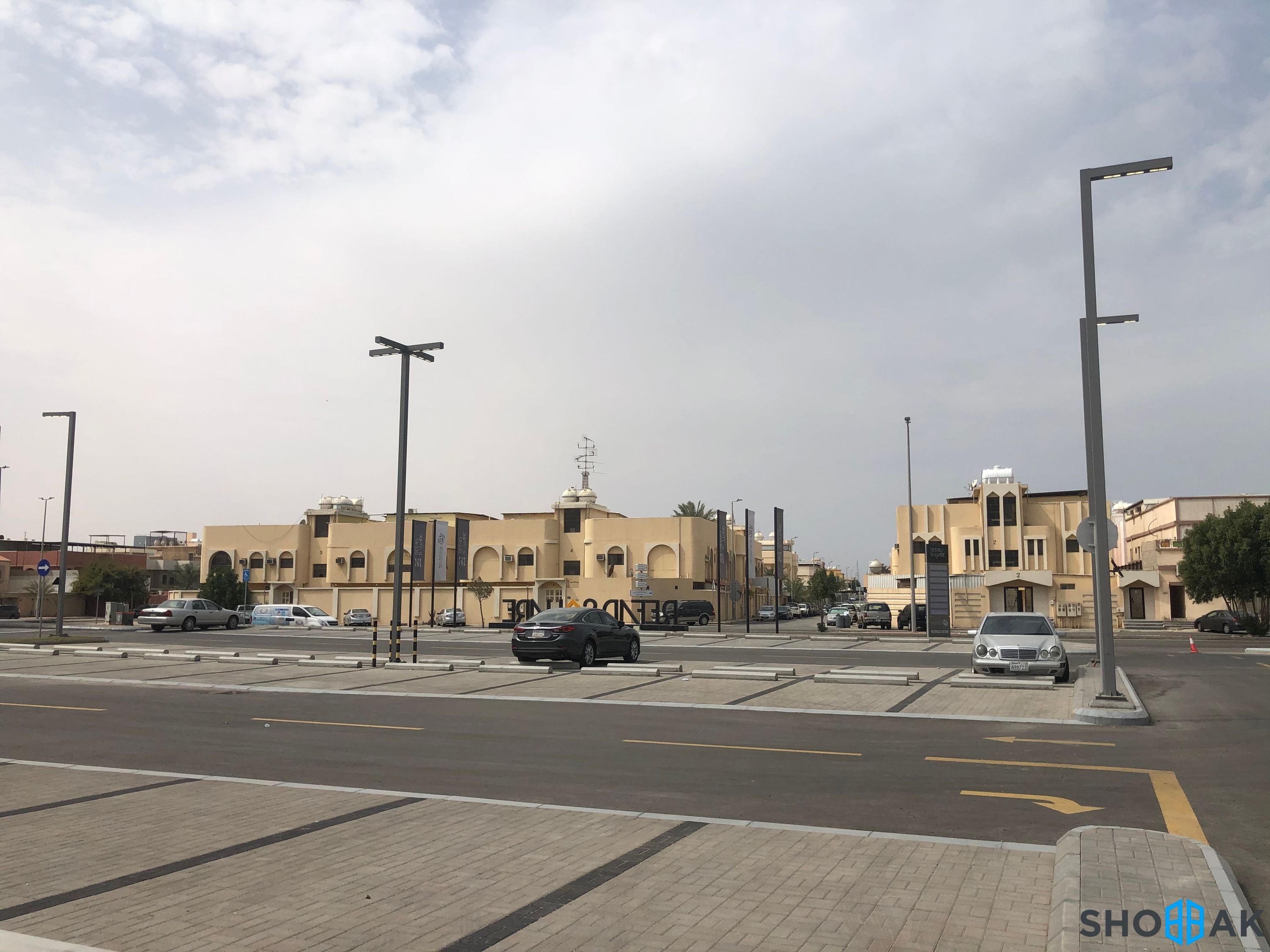 محلات للإيجار - حي الروضة  شباك السعودية