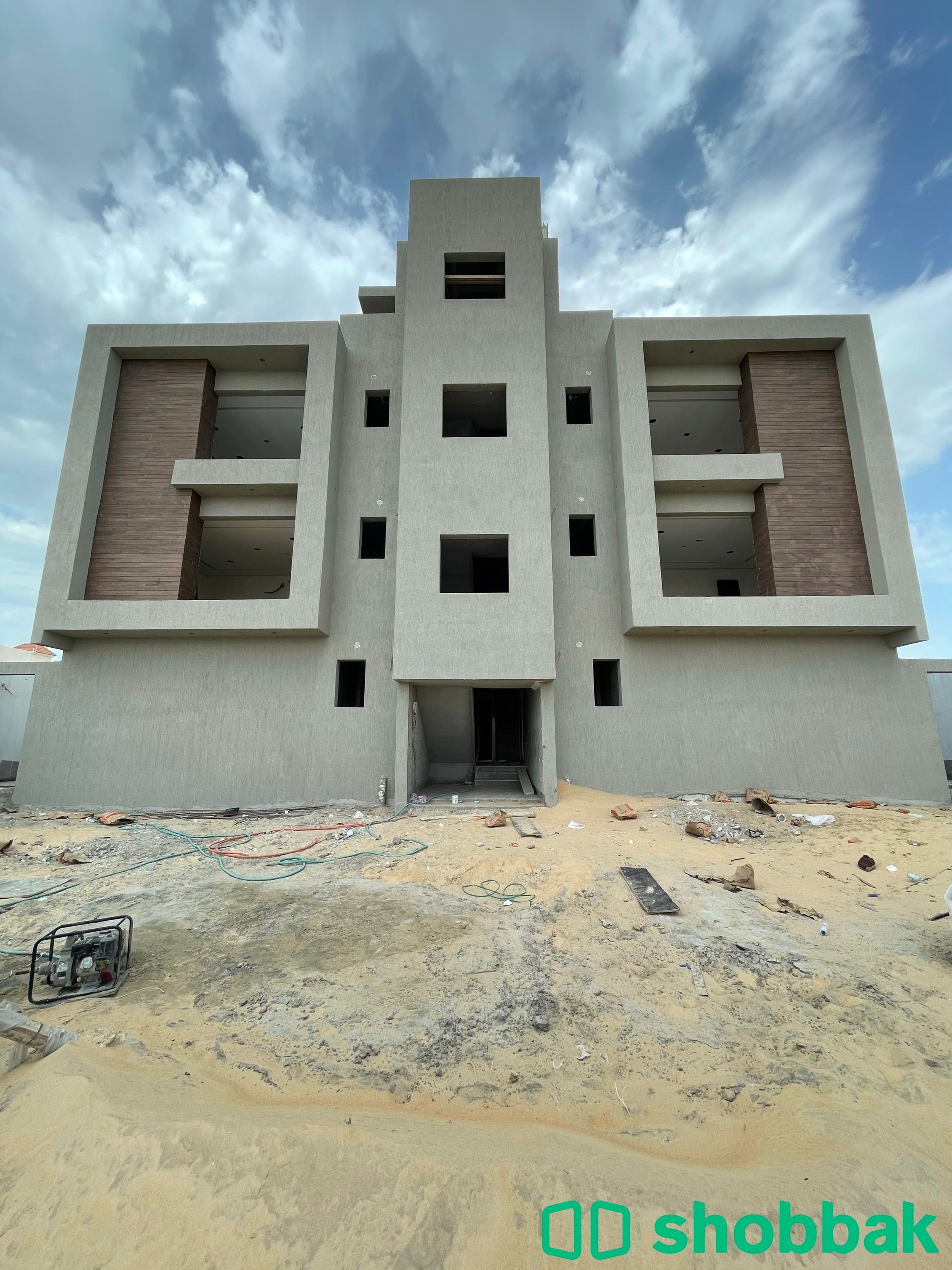 عمارة رقم (1) شقة رقم (4) للبيع بحي الجوهرة-الدمام. Shobbak Saudi Arabia