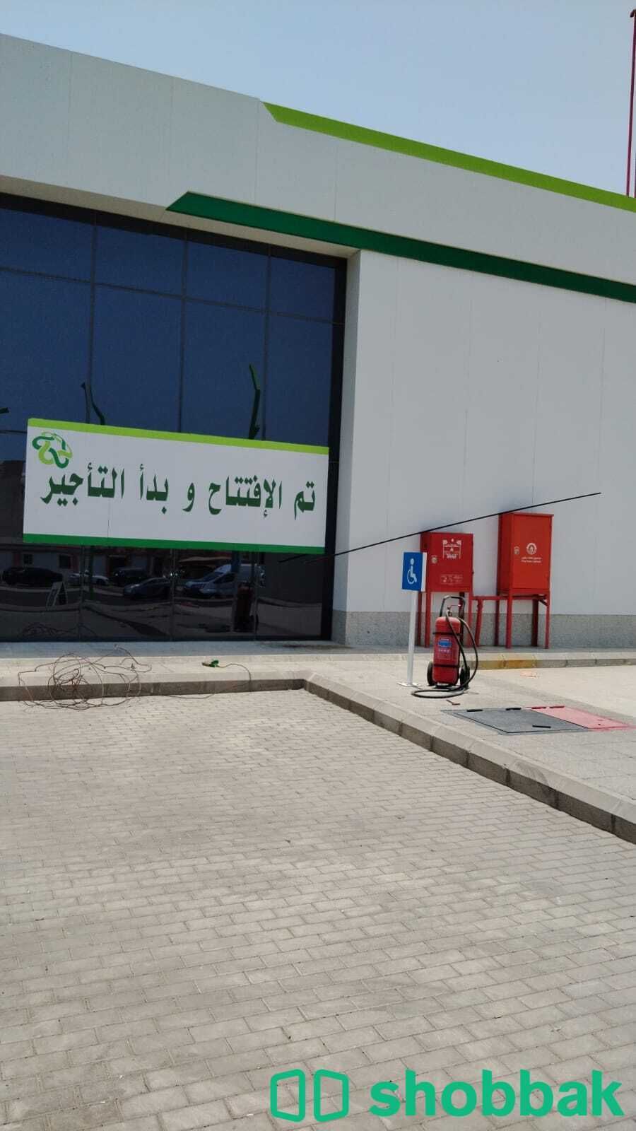 2 محل خدمة سيارات داخل محطة وقود Shobbak Saudi Arabia