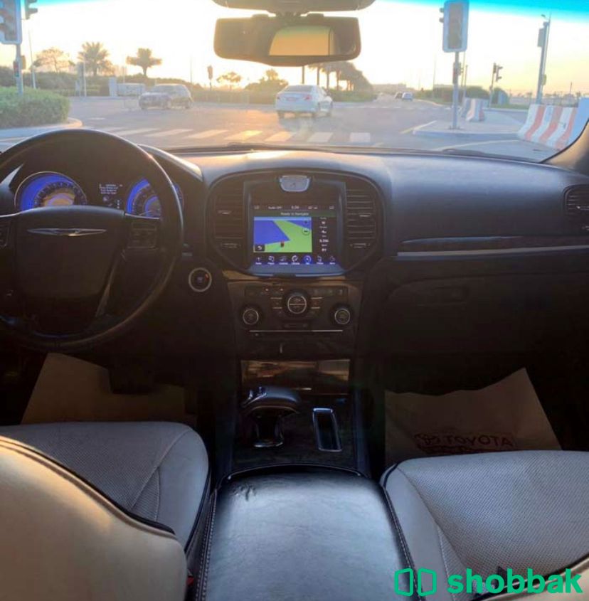 للبيع كرايسلر 300C شباك الإمارات العربية المتحدة