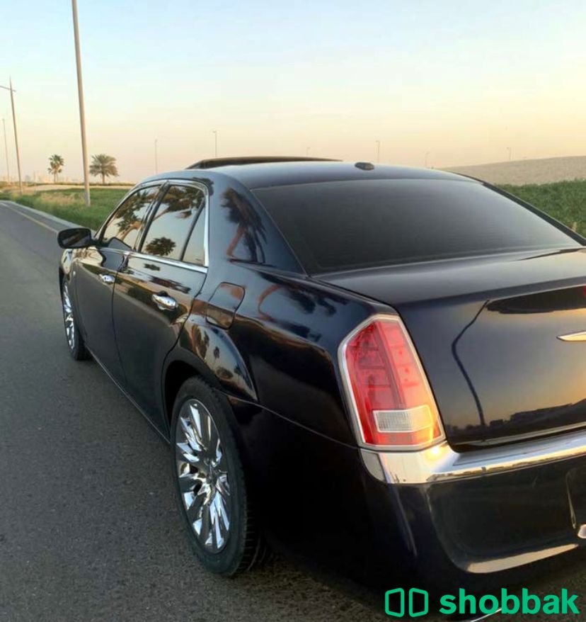 للبيع كرايسلر 300C شباك الإمارات العربية المتحدة