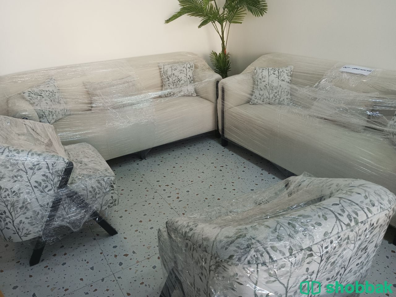 8 Seater White Sofa for Sale
Luxury 8 Seater White Sofa
White 8 Seater Sofa  Shobbak Saudi Arabia