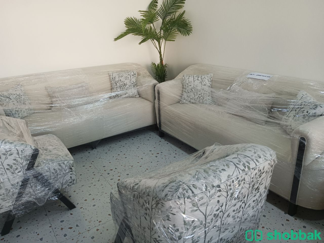 8 Seater White Sofa for Sale
Luxury 8 Seater White Sofa
White 8 Seater Sofa  Shobbak Saudi Arabia