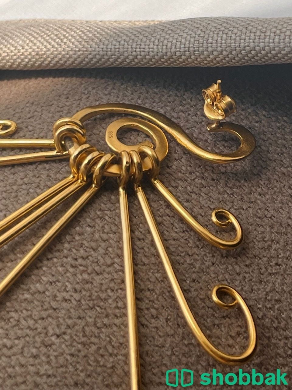 Amrapali clef wavy earrings Shobbak Saudi Arabia