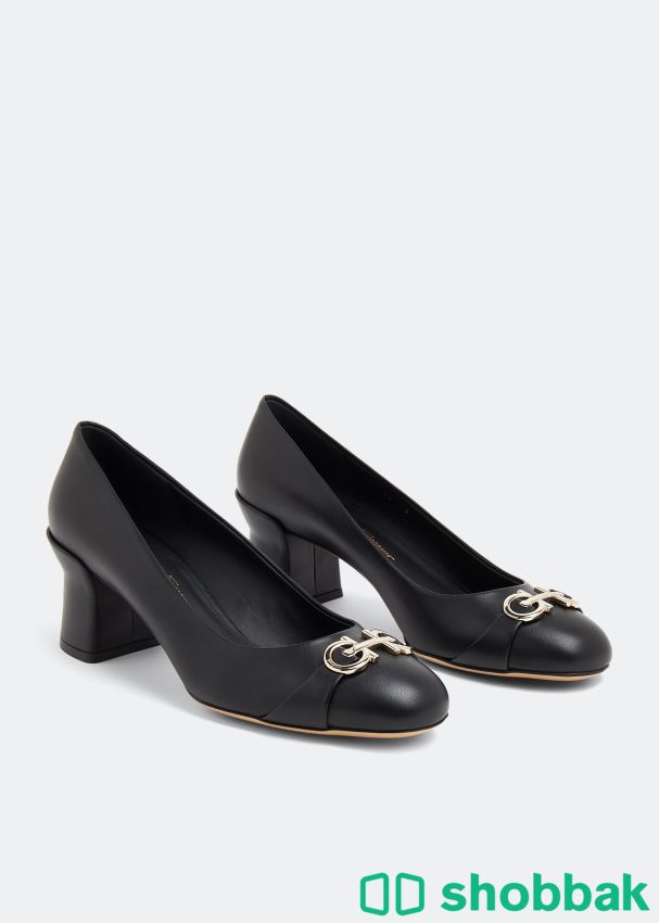 FERRAGAMO  Double Gancini Pumps شباك السعودية