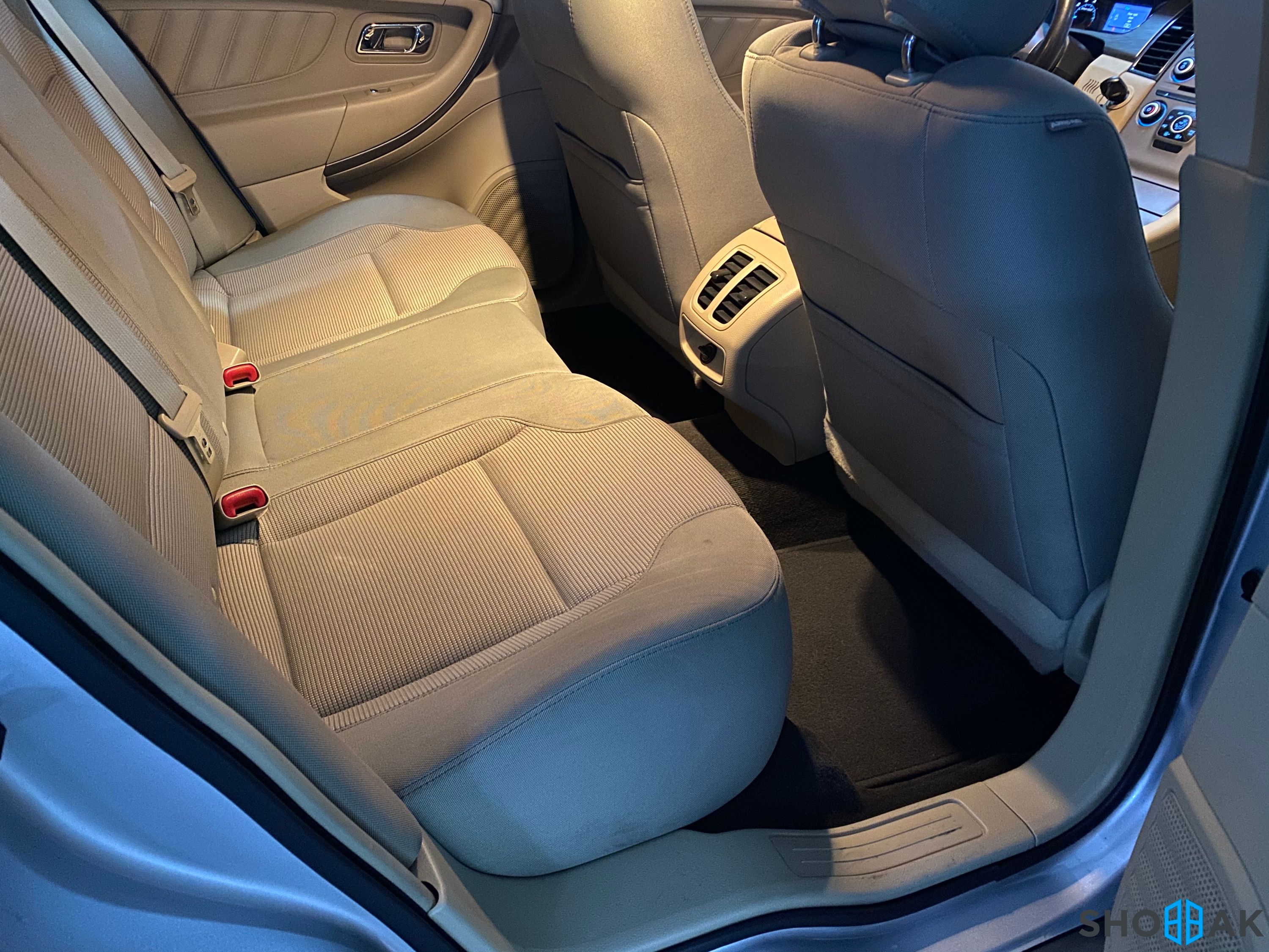 Ford Taurus 2016 Med option شباك البحرين