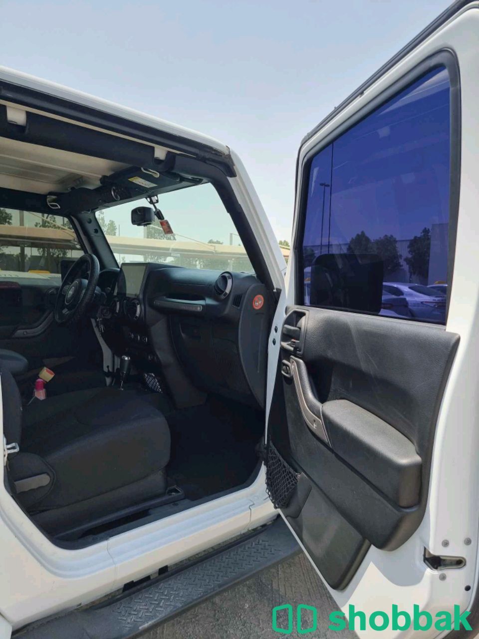 Jeep Wrangler Sport شباك الإمارات العربية المتحدة