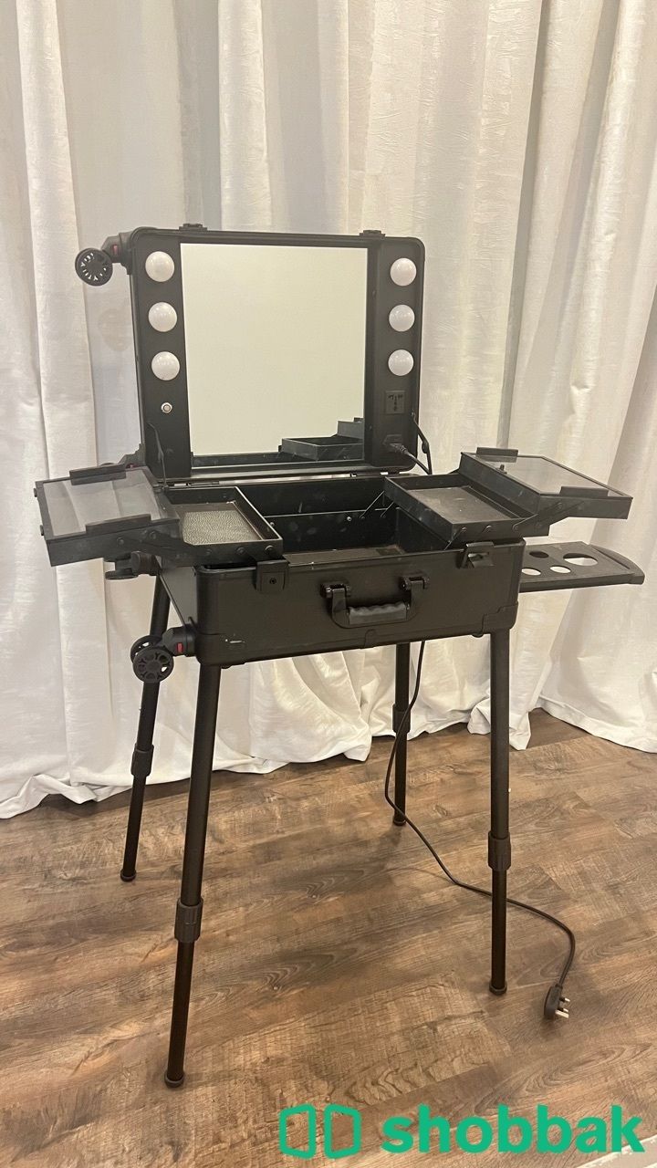 Makeup table with LED lights 3 colors تسريحة  Shobbak Bahrain