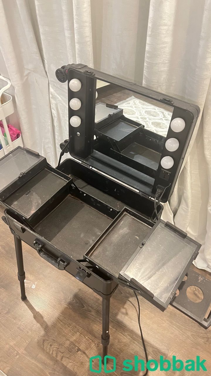 Makeup table with LED lights 3 colors تسريحة  Shobbak Bahrain