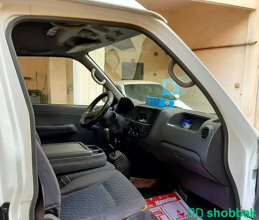 Nissan Urvan Hi-Roof Van with Chiller شباك الإمارات العربية المتحدة