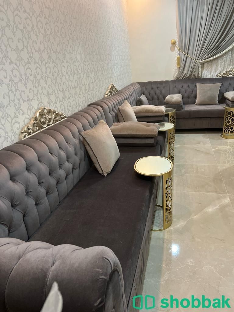 جلسة 15 متر مع الطاولات شبه جديده في المدينة Shobbak Saudi Arabia