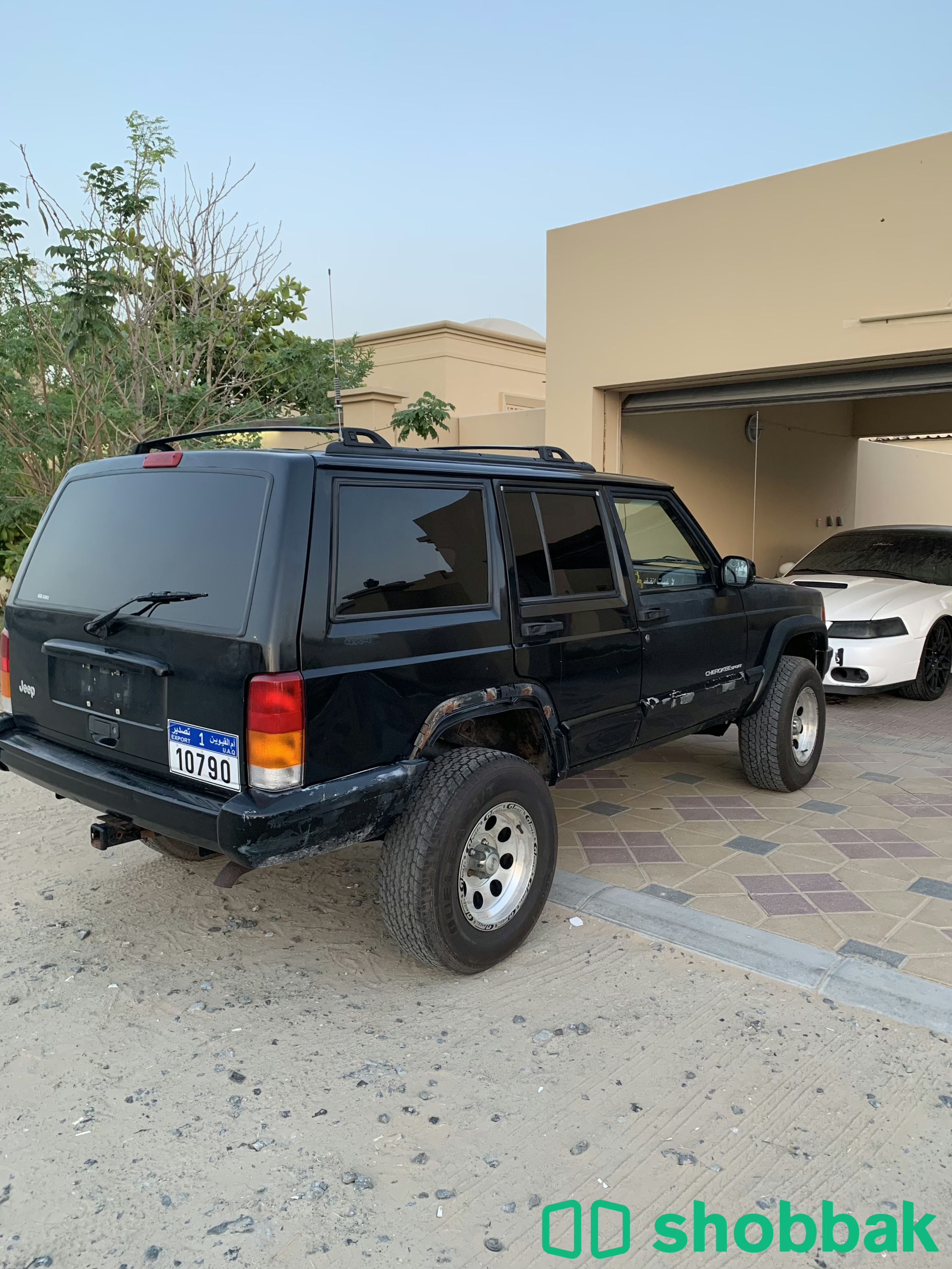 جيب شيروكي  شباك الإمارات العربية المتحدة