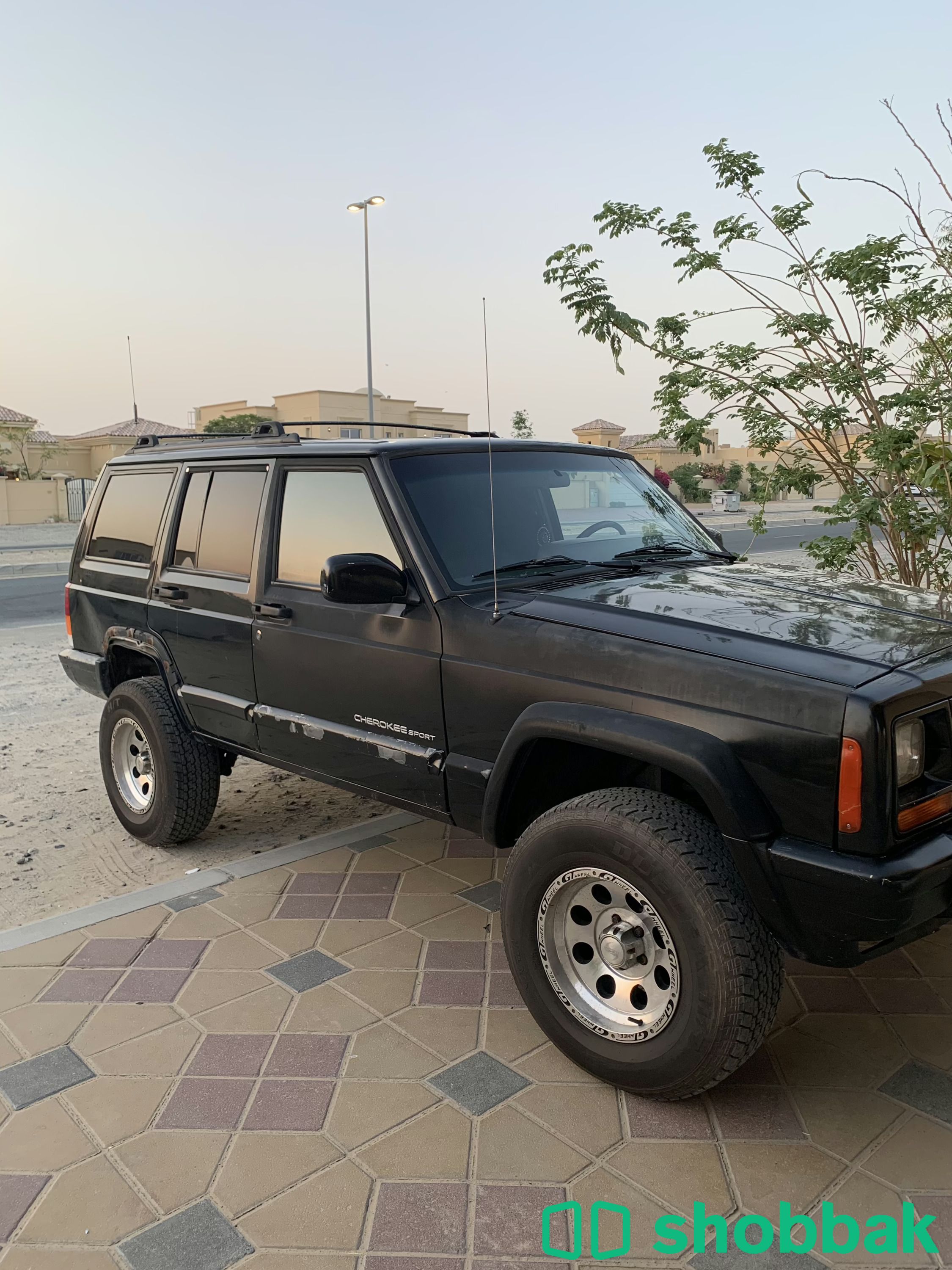 جيب شيروكي  شباك الإمارات العربية المتحدة