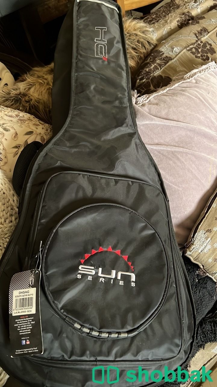 جيتار بحالة ممتازة للبيع Guitar for sale Shobbak Saudi Arabia