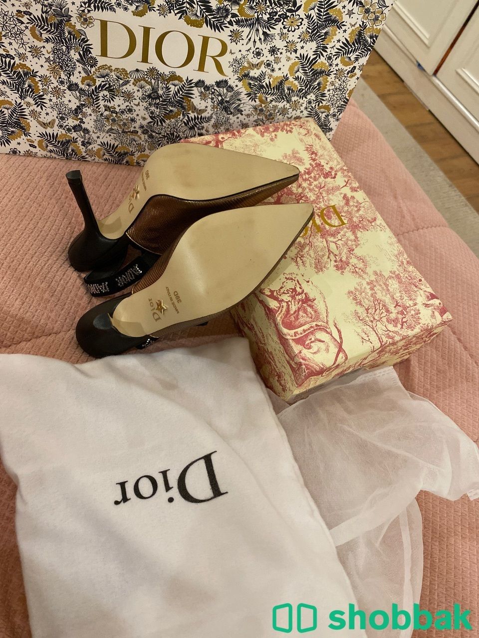 حذاء ديور كعب | Dior heels - gold color شباك السعودية