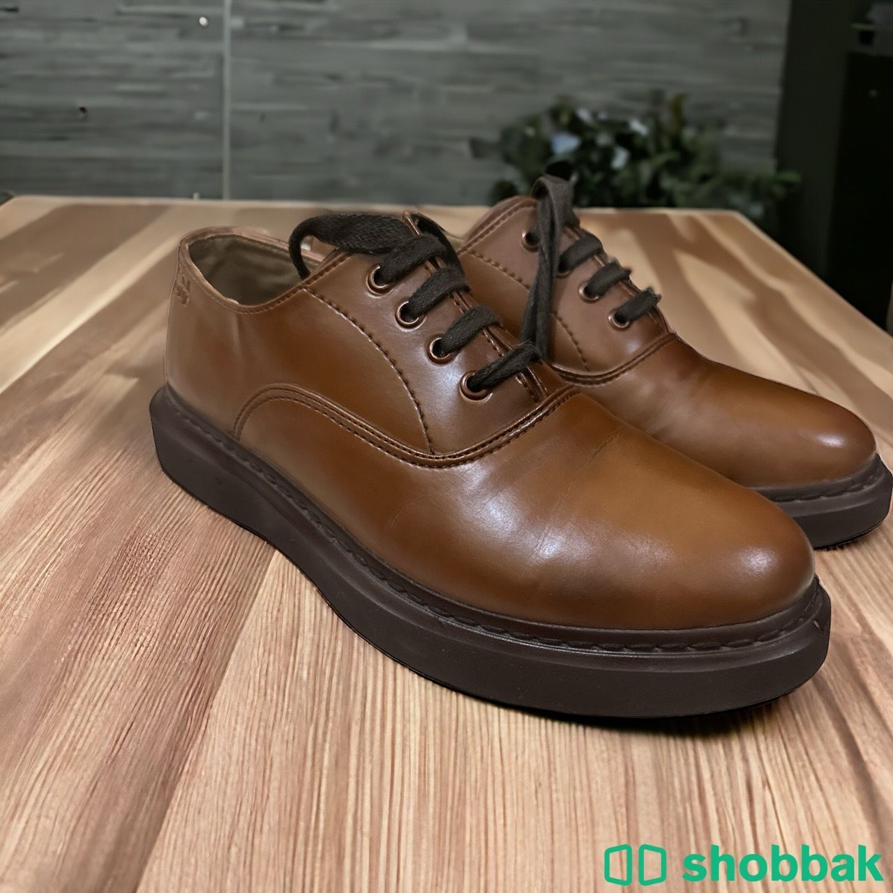 حذاء لون بنى وبيج جلد راقى جدا  Shobbak Saudi Arabia