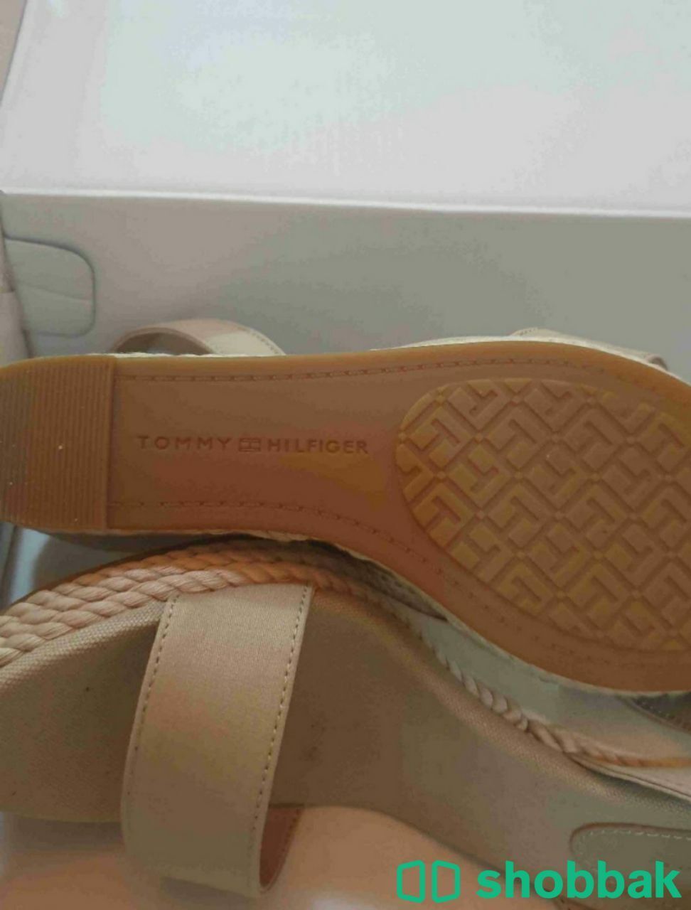 حذاء ماركة تومي  شباك السعودية