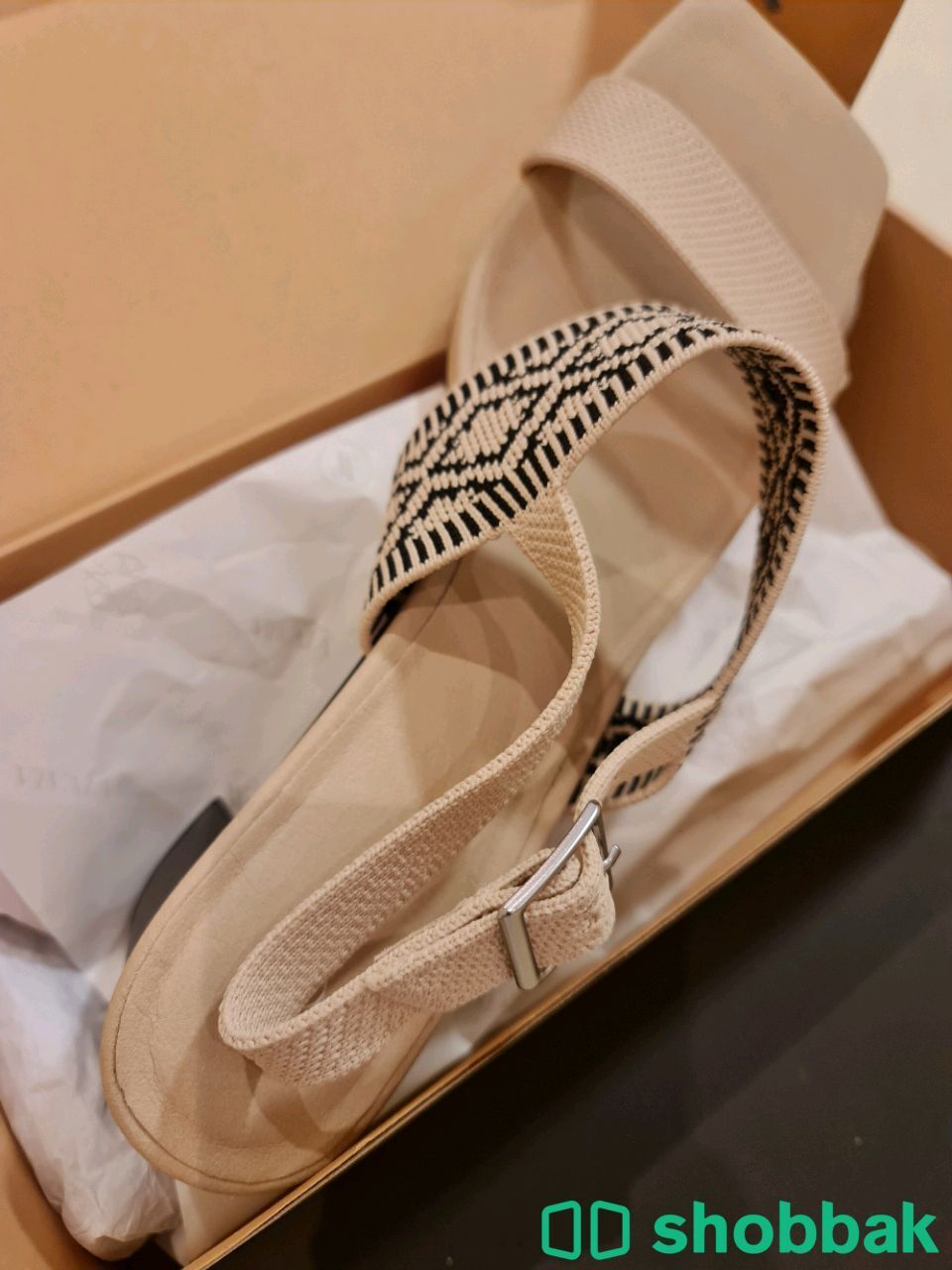 حذاء نسائي ماركة ڤيڤايا - مقاس 42 و اللون بيج شباك السعودية