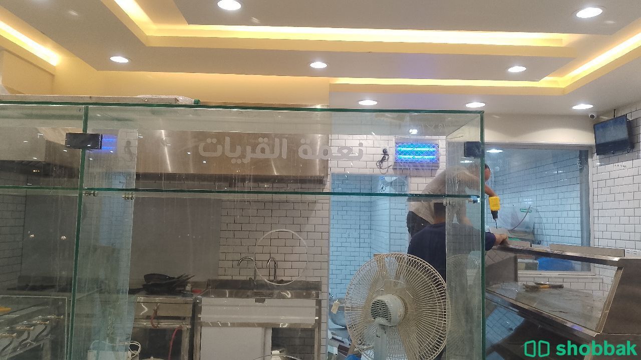 زجاج سكريت و تركيب زجاج الباب  شباك السعودية