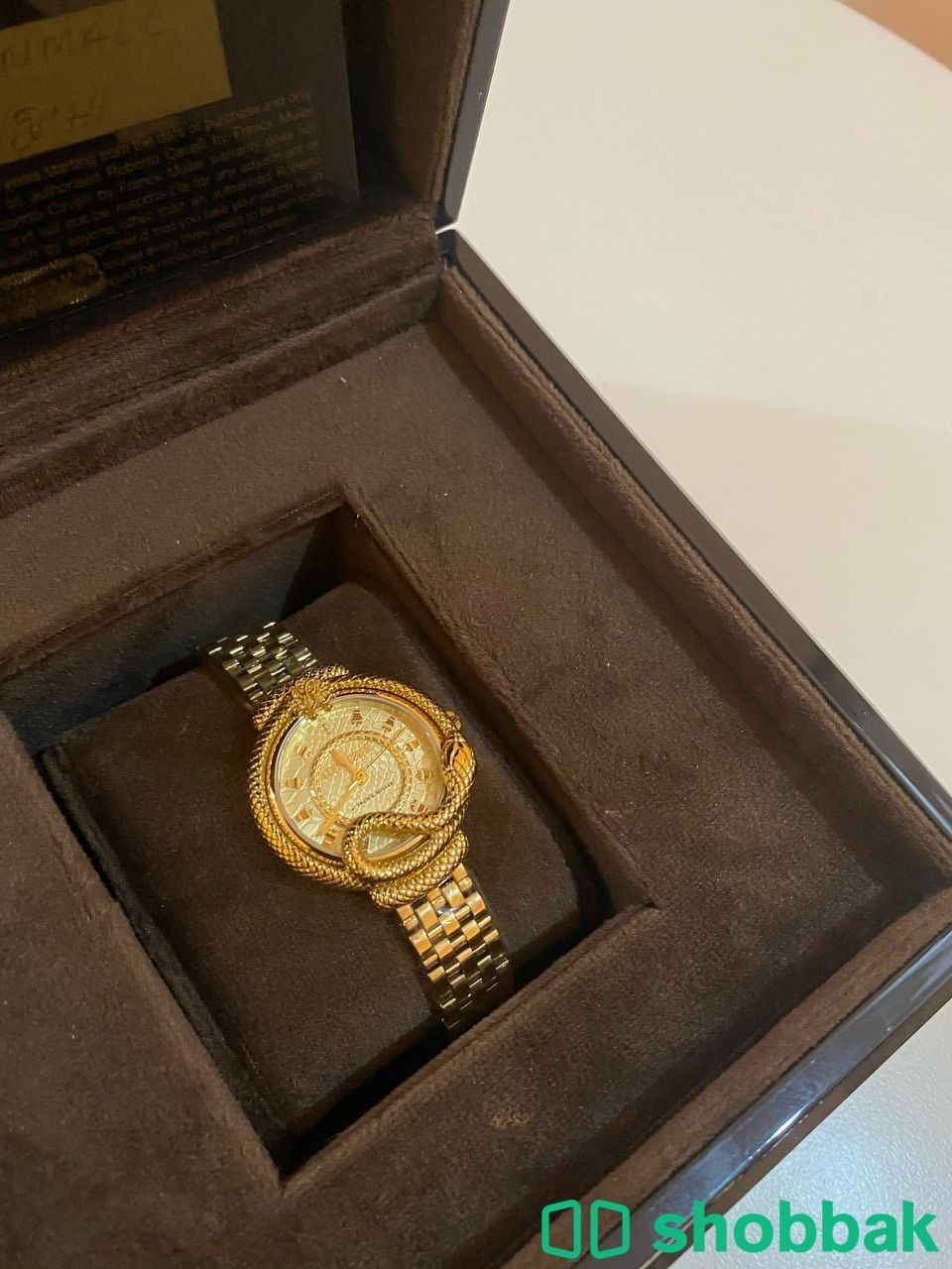 ساعة روبيرتو كفالي ذهبية جديدة بتغليفها  Shobbak Saudi Arabia