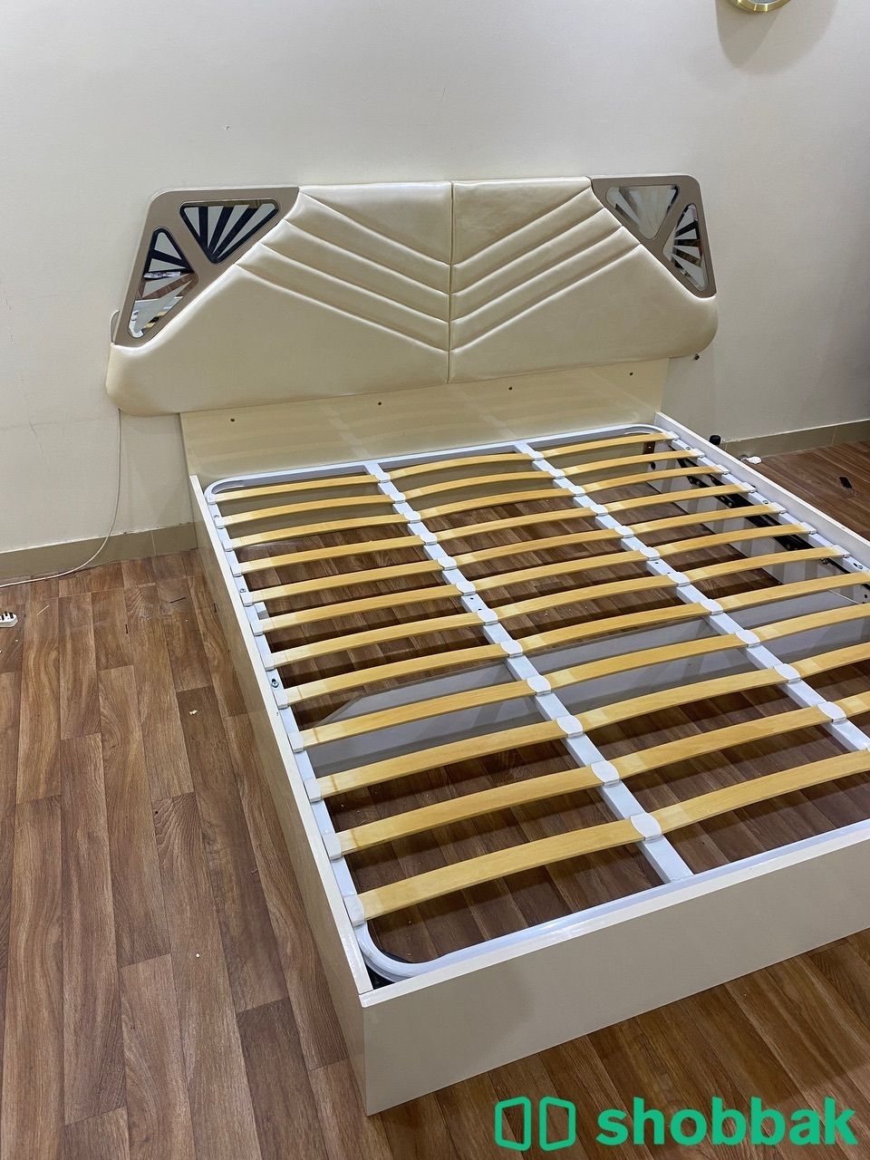 سرير استخدام نظيف للبيع Shobbak Saudi Arabia