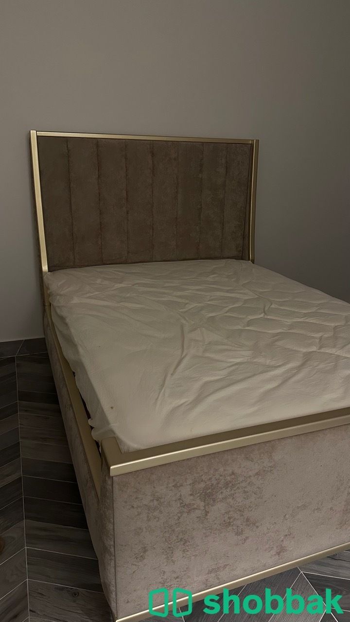 سرير للبيع كوين نفر ونص Shobbak Saudi Arabia