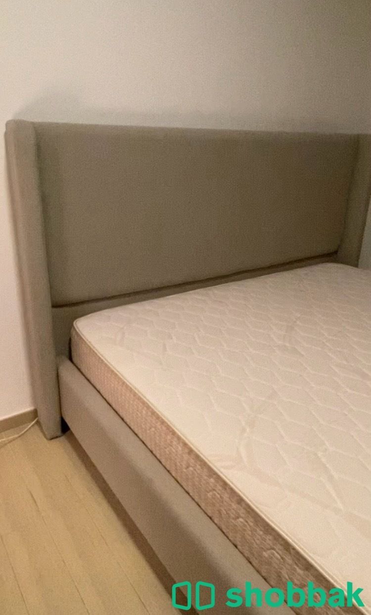 سرير مع مرتبه من سليب رويال  شباك السعودية