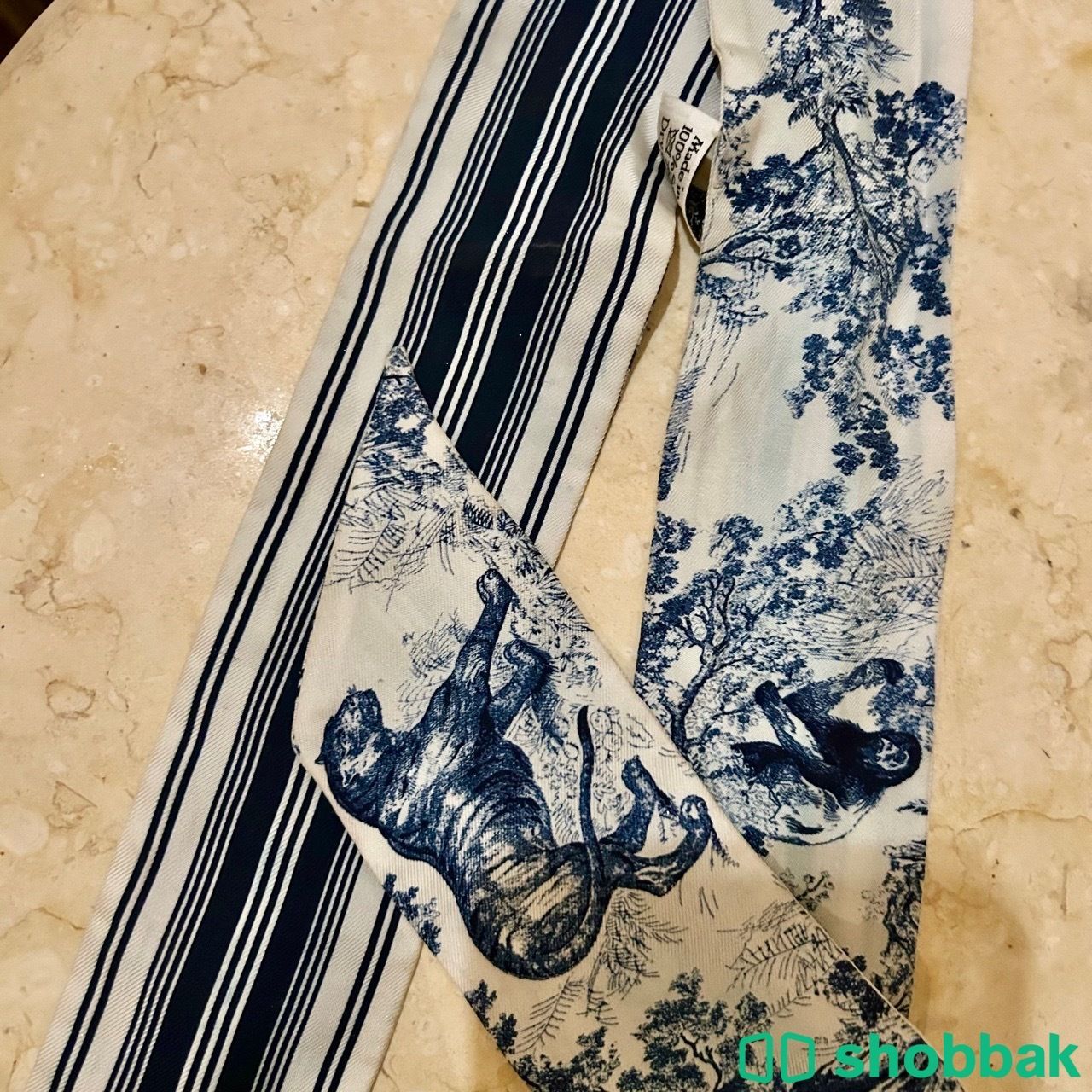 سكارف شنطة من ديور اصلي Shobbak Saudi Arabia