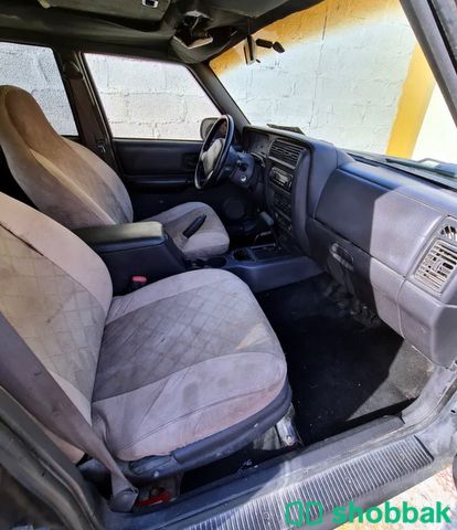 سيارة جيب شيروكي 2000 🚙 شباك الإمارات العربية المتحدة