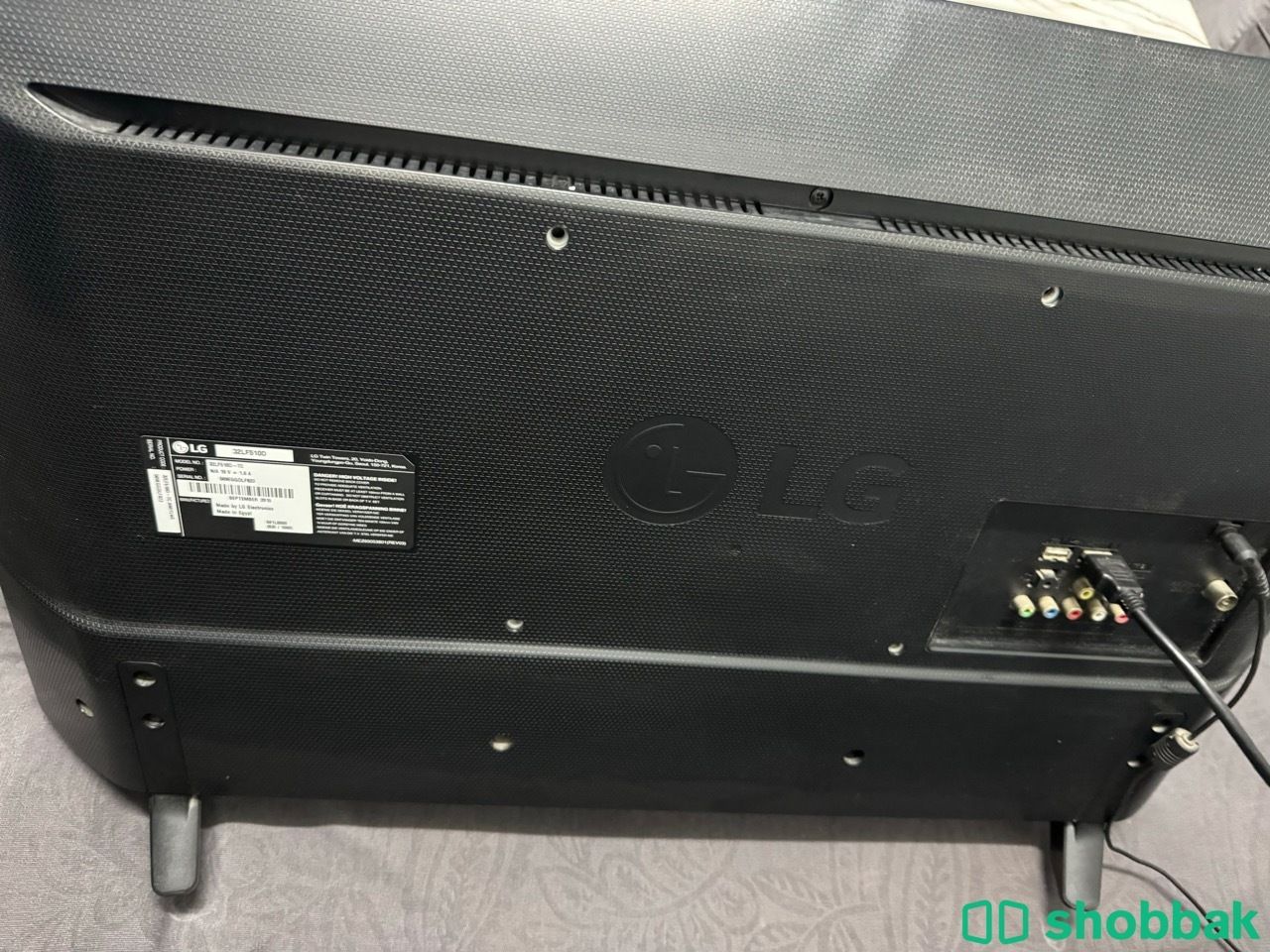 شاشه ال جي LG للبيع 32 بوصه مع سلك HDMI شباك السعودية