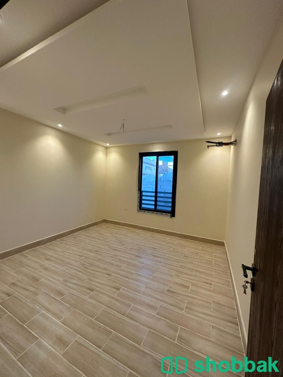 شقة 5 غرف أمامية بمدخلين جديدة جاهزة للسكن تقبل البنك  Shobbak Saudi Arabia