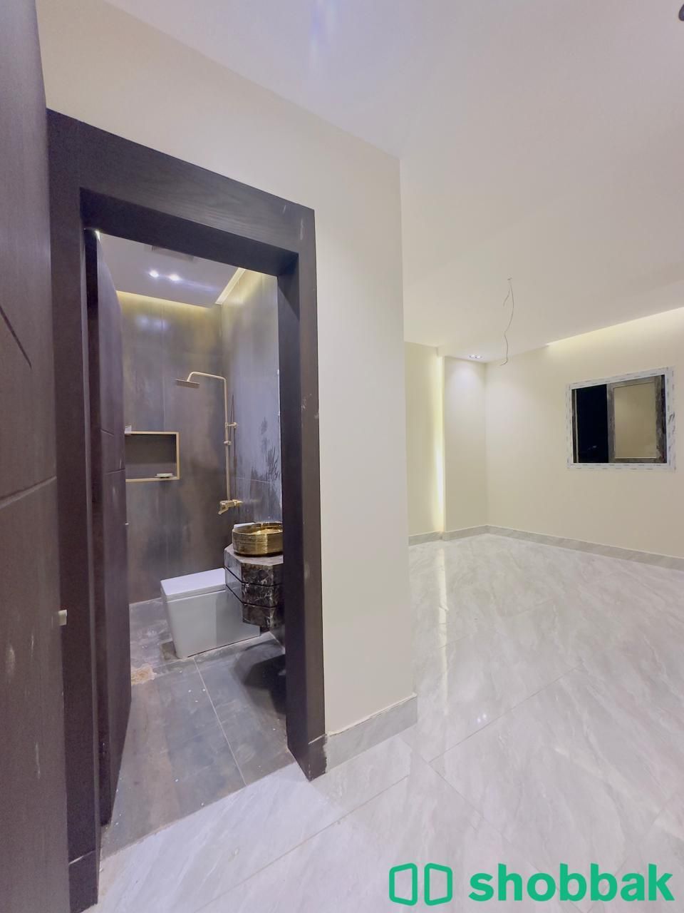 شقة 5 غرف بحي السلامة جديدة جاهزة للسكن تقبل البنك  شباك السعودية