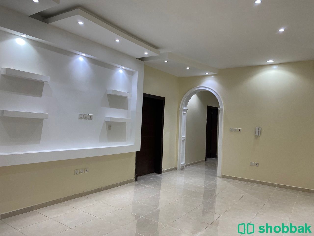 شقة 5 غرف حي الحمدانية خلف كيان Shobbak Saudi Arabia