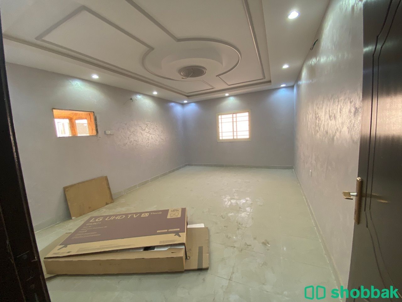 شقة ٤ غرف جديدة للايجار بالعسيله شباك السعودية