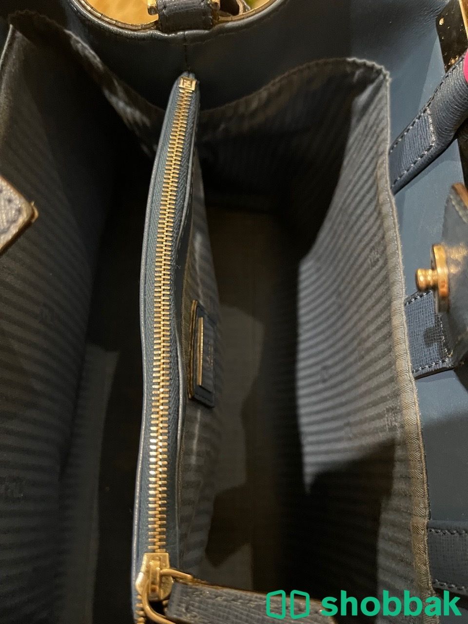 شنطة FENDI جديدة مع ملحقاتها  شباك السعودية