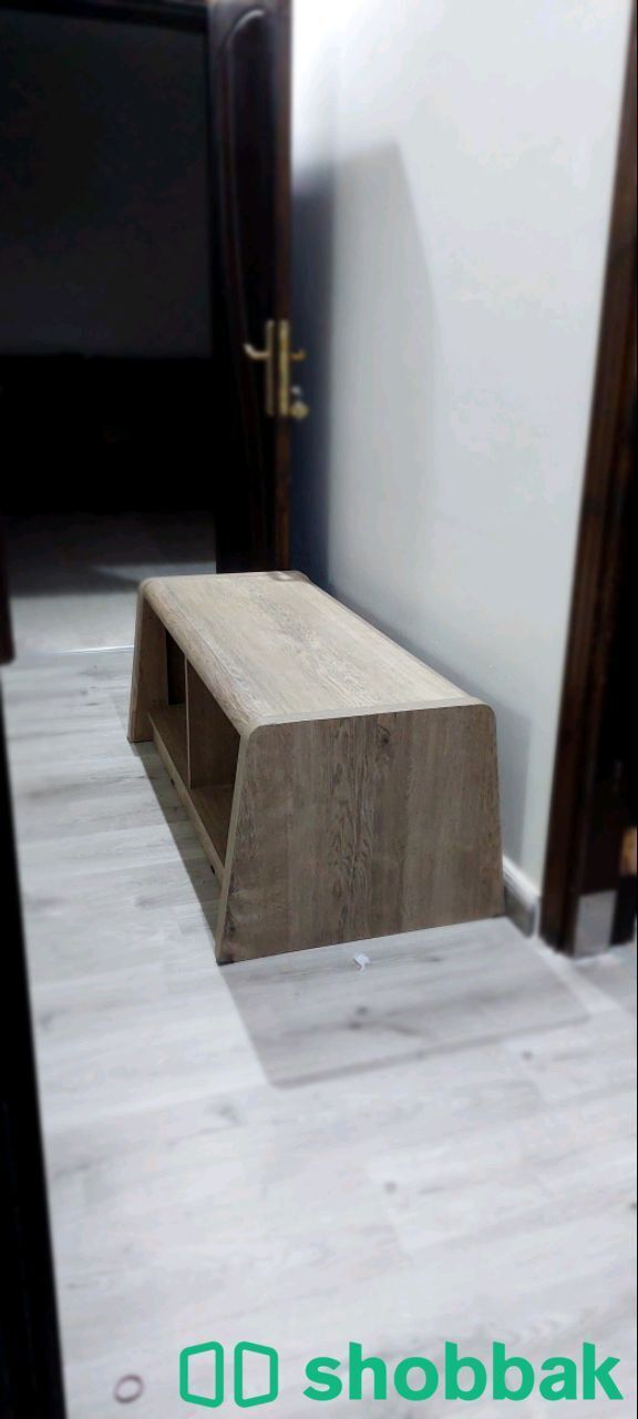 ٣ طاولات خشبية بنية  Shobbak Saudi Arabia