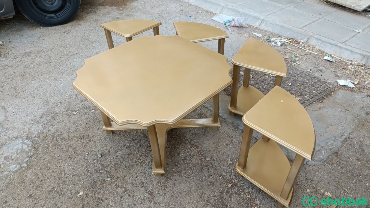 طاولة دائرية خشبية-wooden table Shobbak Saudi Arabia