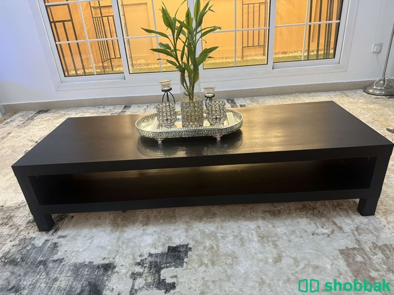 طاولة صالة استخدام يوم   Shobbak Bahrain