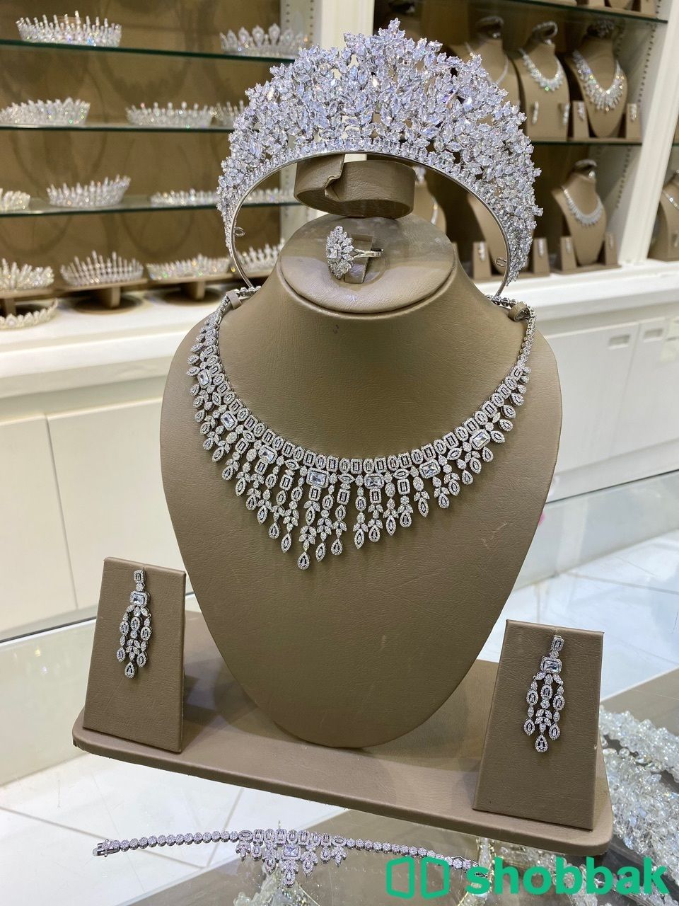 طقم مجوهرات للعرايس مع تاج ملكي شباك السعودية
