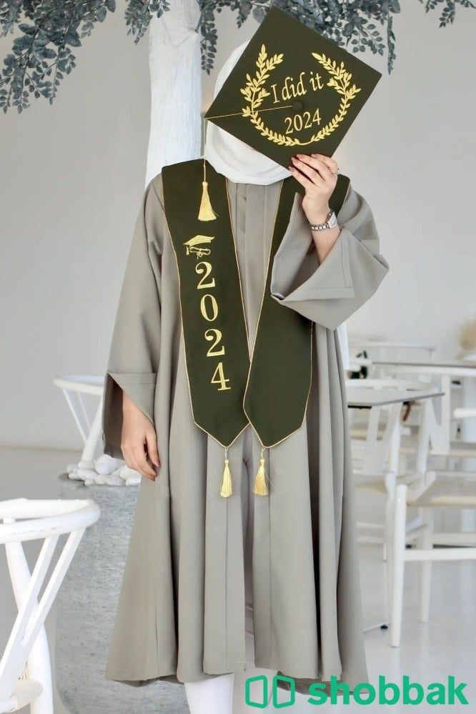 عباية تخرج مع قبعة ووشاح مطرز  Shobbak Saudi Arabia