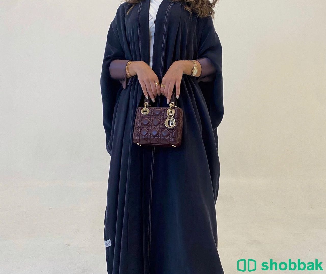 عباية لون كحلي /جديدة لم تستخدم ابدا Shobbak Saudi Arabia