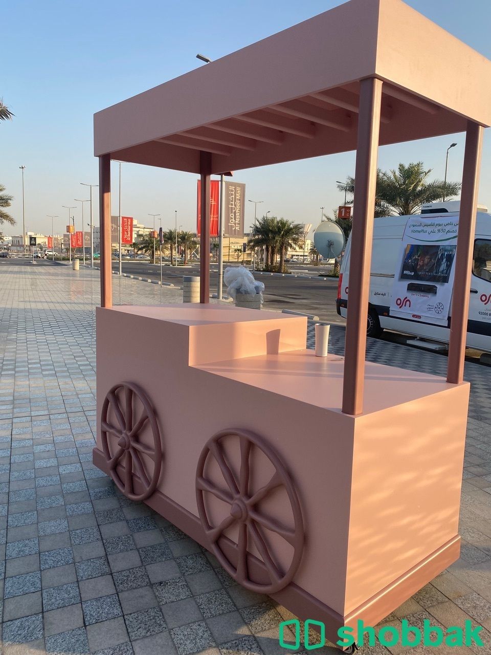 عربة عرض منتجات أو ركن قهوة  شباك السعودية