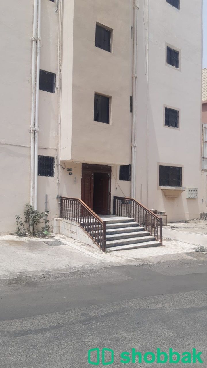 عماره من ثلاث ادوار فيها ٦شقق في حي نخب بسعر ممتاز Shobbak Saudi Arabia