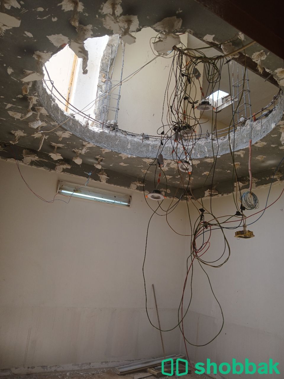 عمال تكسير بلاط جدران حمامات مطابخ غرف اسطح  Shobbak Saudi Arabia