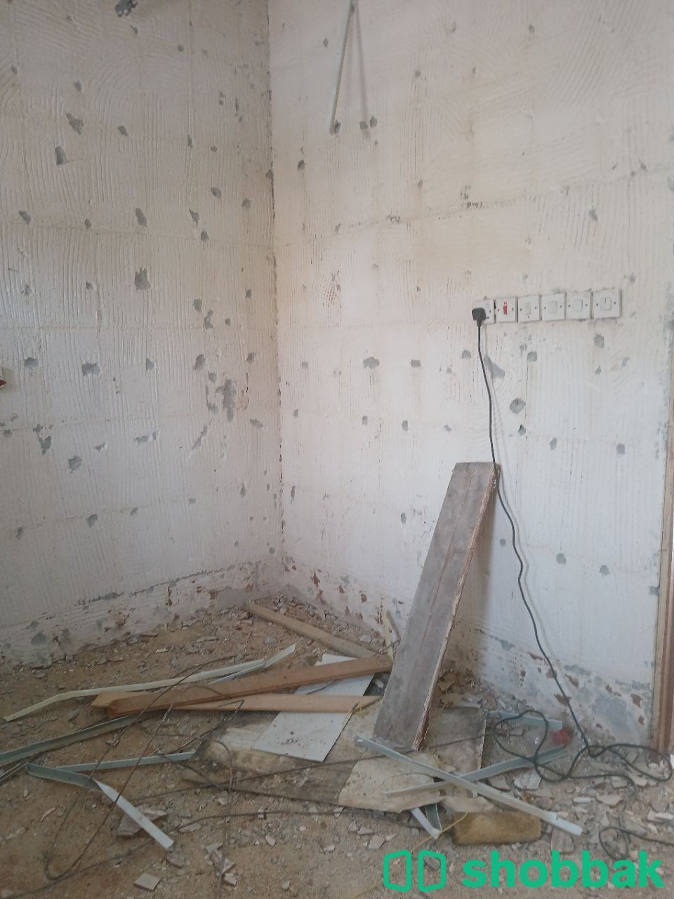 عمال تكسير بلاط جدران حمامات مطابخ غرف اسطح فتحت الباب شباك درايش فتحت مكيف شفاط Shobbak Saudi Arabia