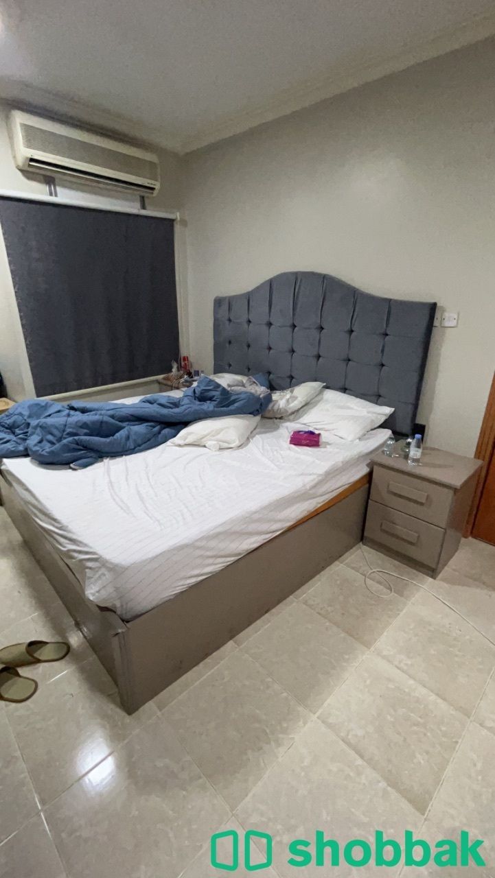 غرفة نوم صغيره و غرفة نوم كبيره و كنب و مكيف اسبليت و مكيف شباك وثلاجة  Shobbak Saudi Arabia