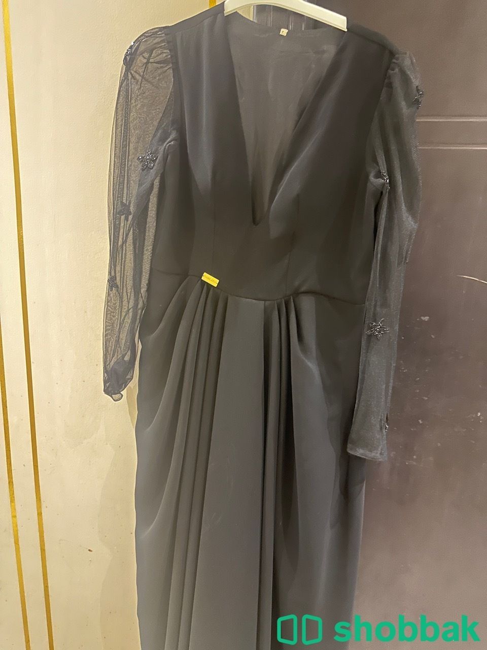 فستان أسود من مصممه شباك السعودية