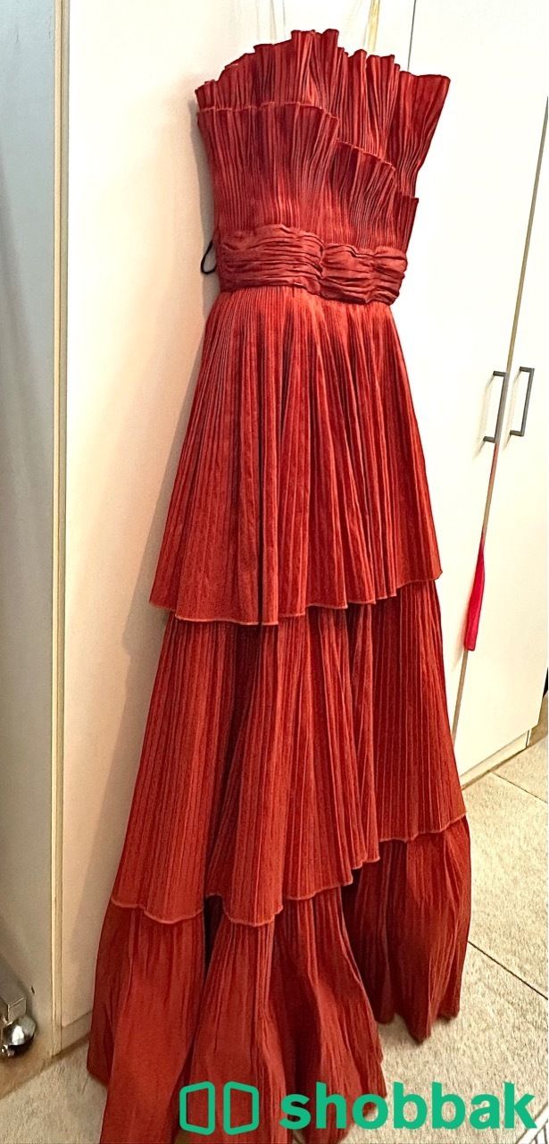 فستان احمر  شباك السعودية